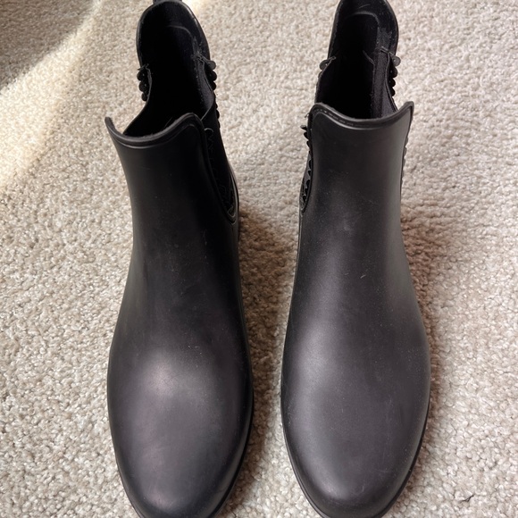 Jack Rogers scallop Chelsea rain boots - Picture 3 of 8